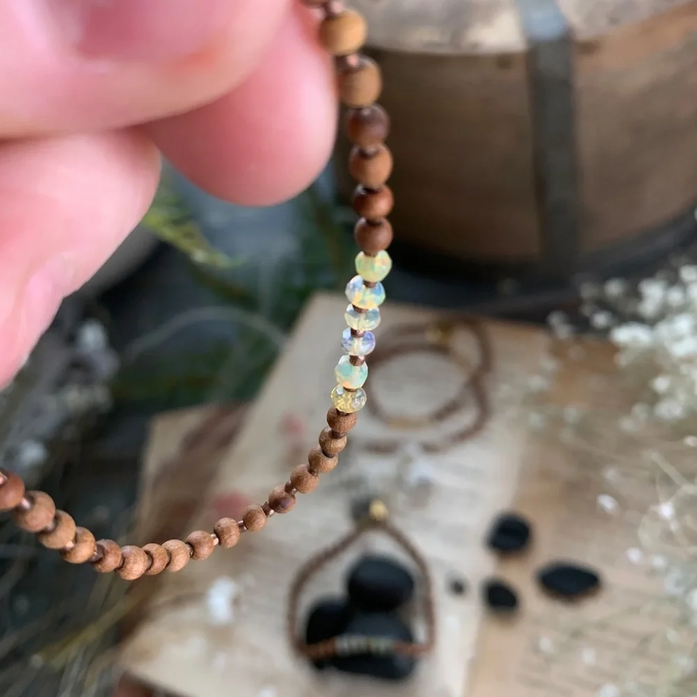 HAND-MADE FIERY WELO OPAL PETITE BEADED BRACELET - Picture 10 of 10